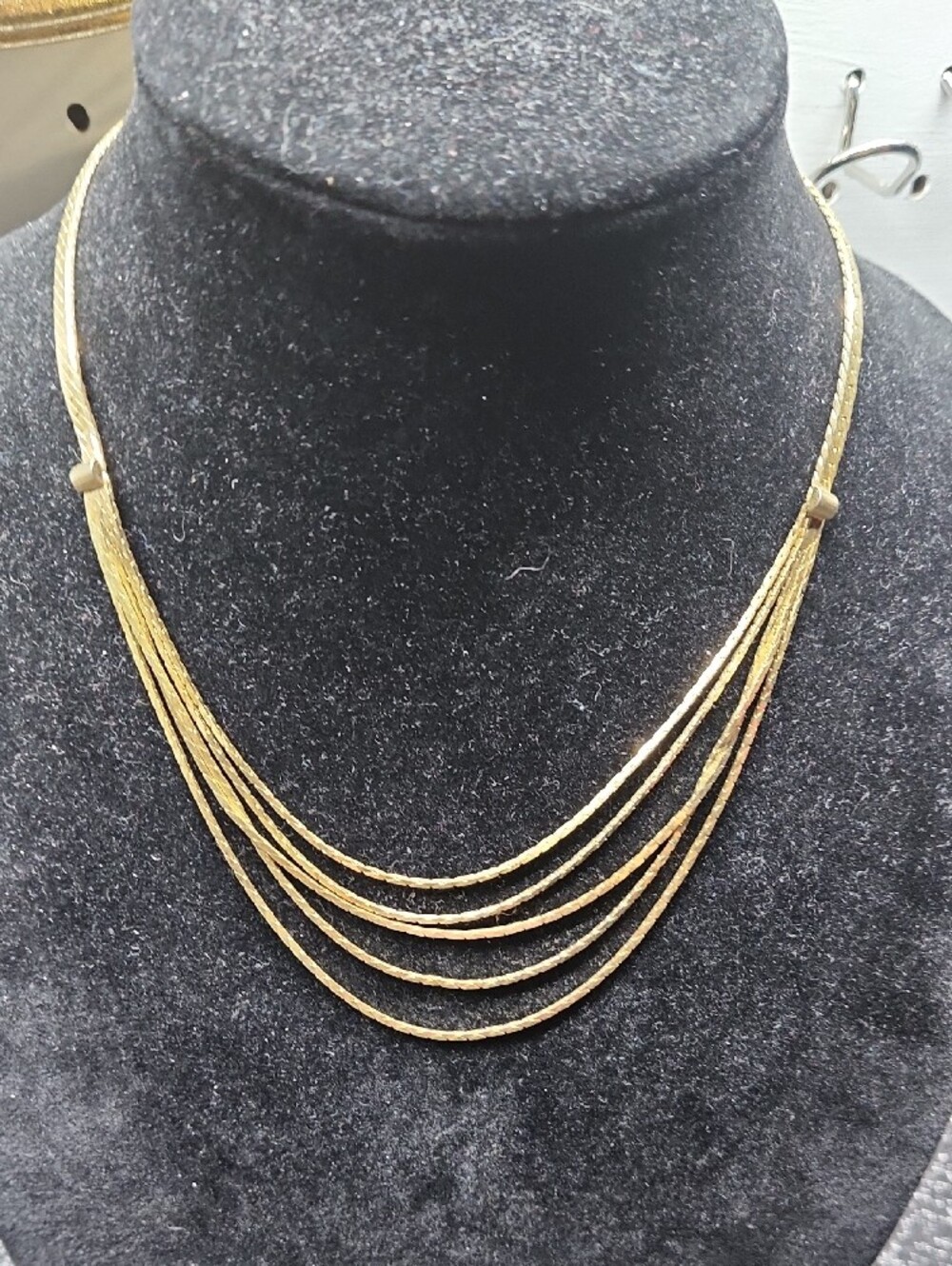 Marked And Unmarked Gold-tone Bundle - Picture 11 of 14